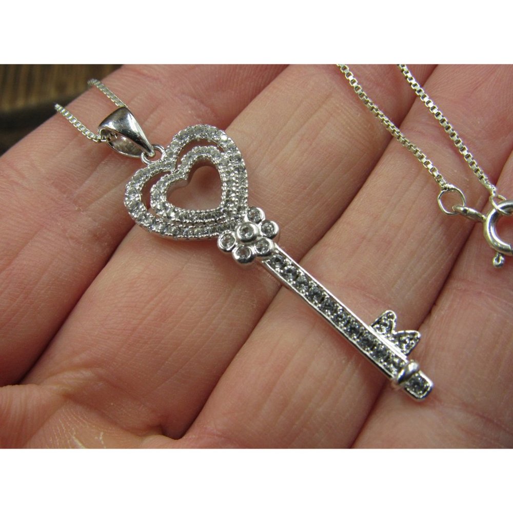 18" Sterling Silver Bright White Sapphire Key Pendant Necklace Vintage - Picture 3 of 7